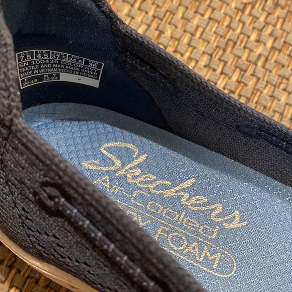 Skechers 7.5 Navy Memory Foam Slip On Sneakers - Picture 5 of 9